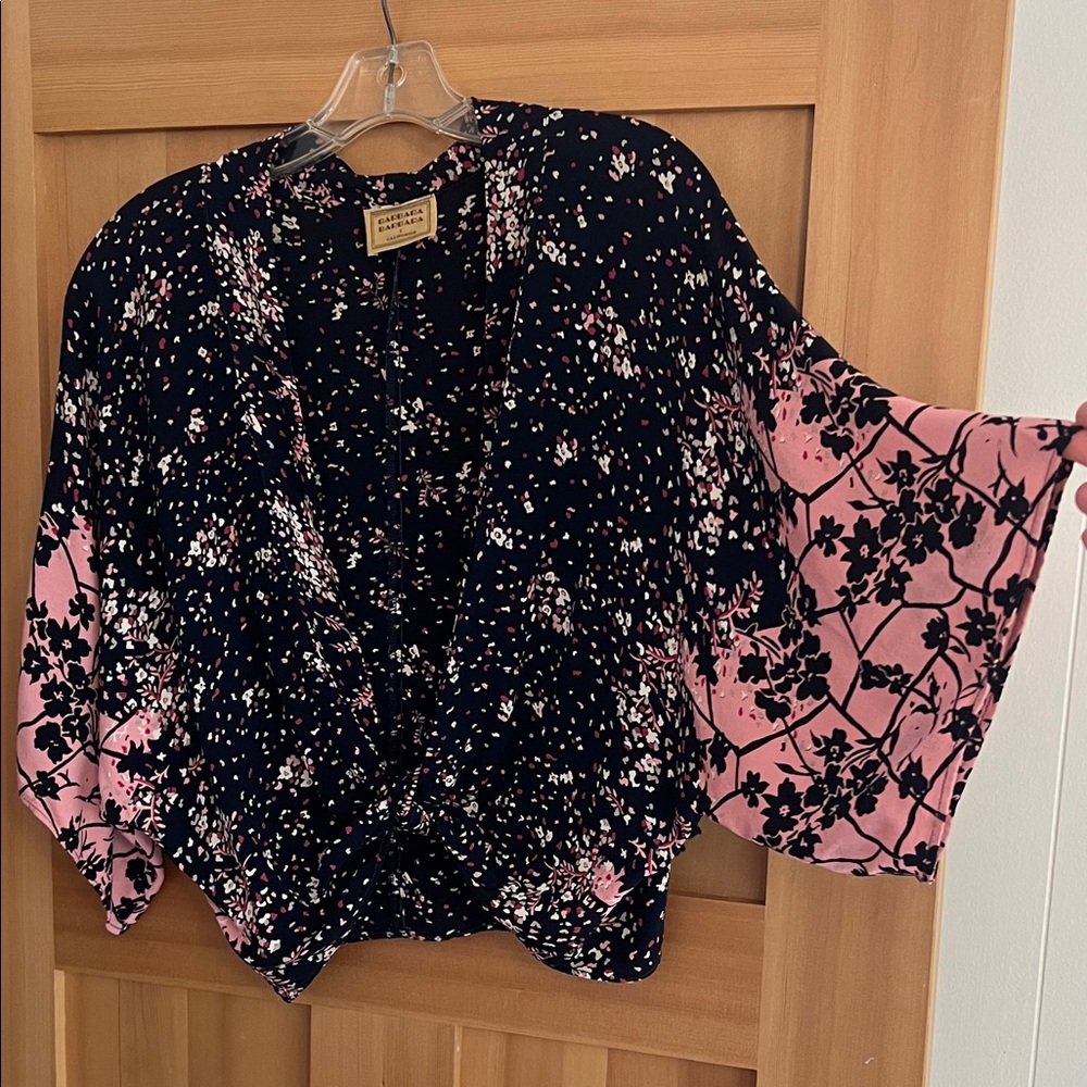 BARBARA BARBARA CALIFORNIA Japanese Style Floral Blouse